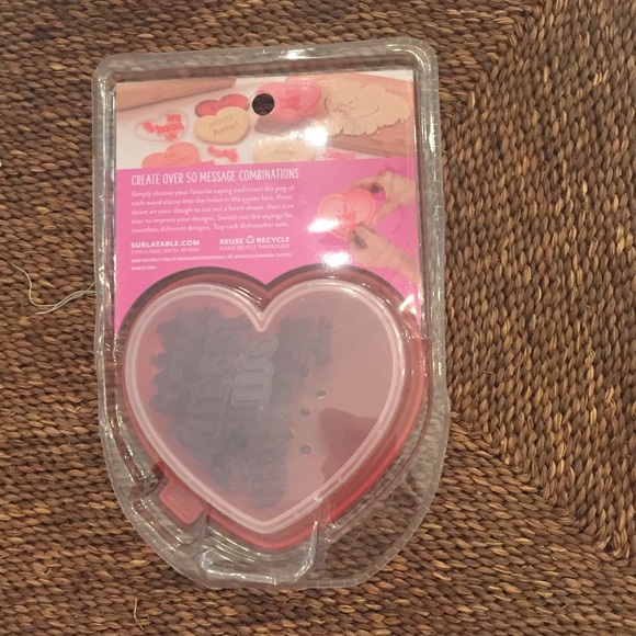 Sur La Table - Heart Cookie Cutter w/ Message Stamp set - Picture 5 of 6